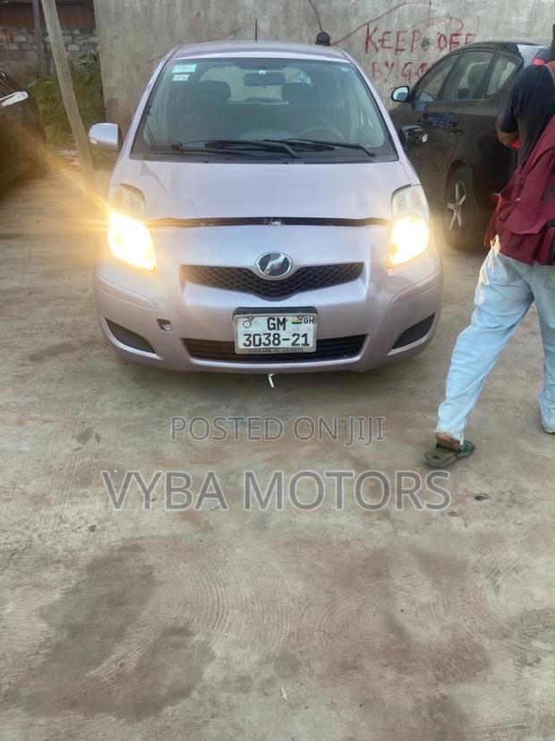 Toyota Vitz 2010 Burgundy