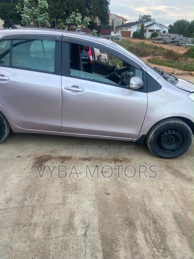 Toyota Vitz 2010 Burgundy