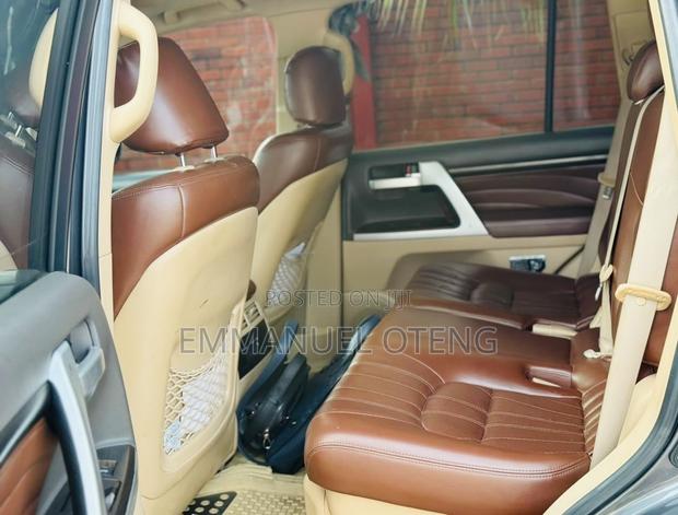 Toyota Land Cruiser 2023 Gray