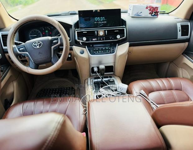 Toyota Land Cruiser 2023 Gray