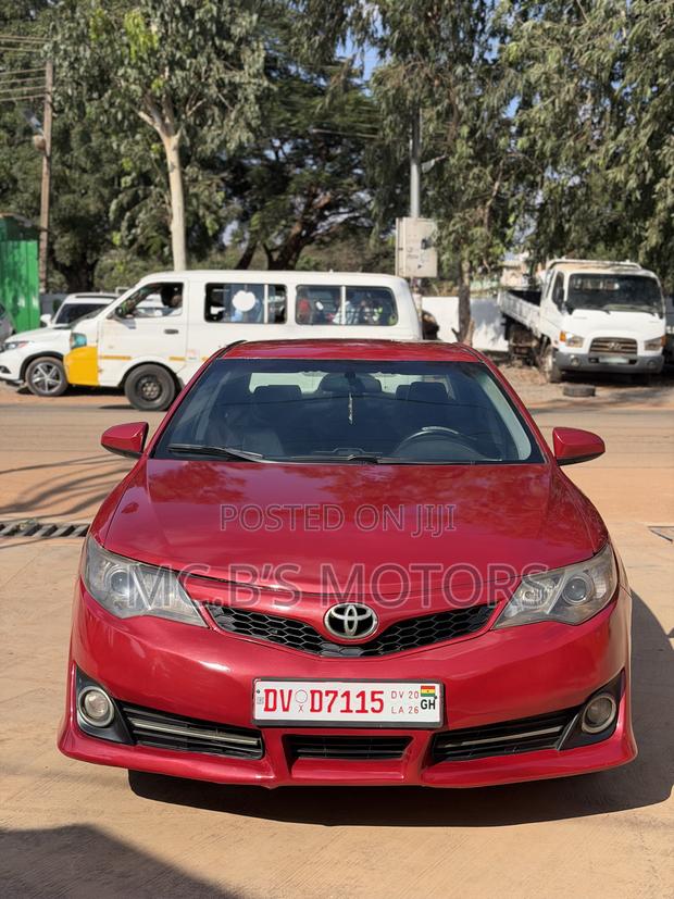 Toyota Camry 2014 Red