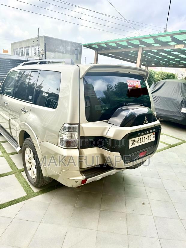 Mitsubishi Pajero V80 3.5 V6 GL/GLS 2015 Gray