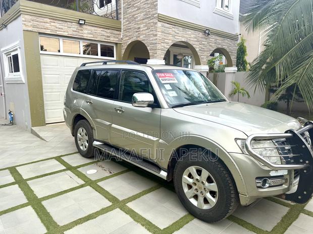 Mitsubishi Pajero V80 3.5 V6 GL/GLS 2015 Gray