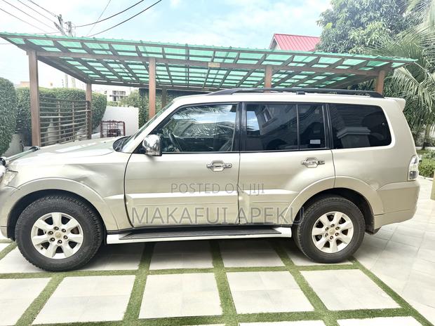 Mitsubishi Pajero V80 3.5 V6 GL/GLS 2015 Gray