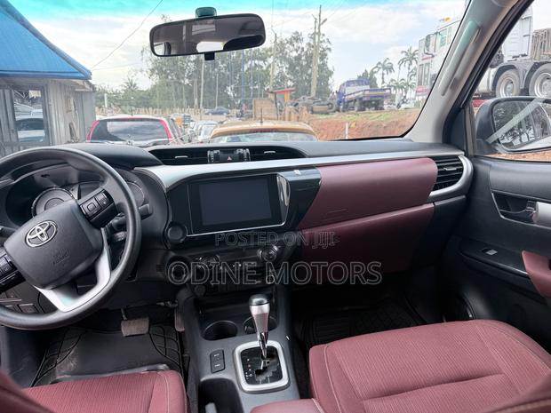 New Toyota Hilux 2024 White