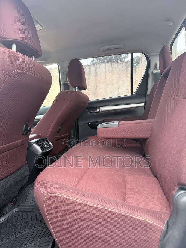New Toyota Hilux 2024 White