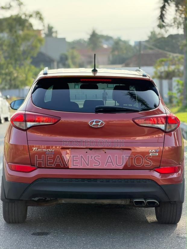 Hyundai Tucson 2016 Red