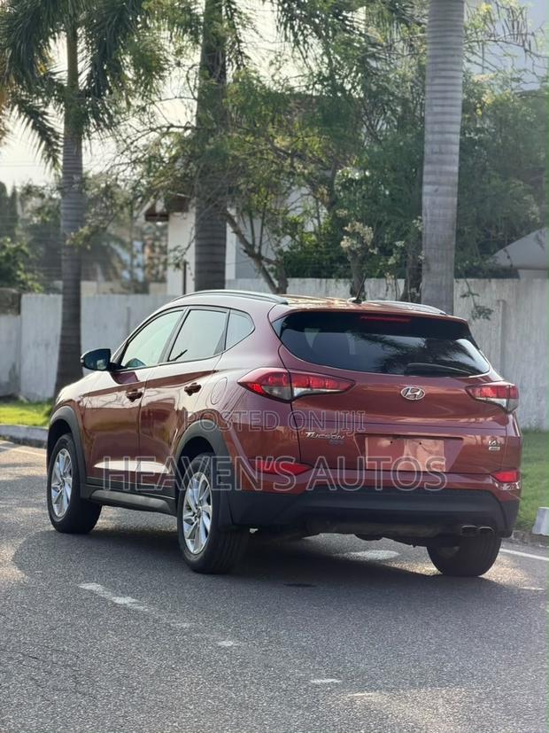 Hyundai Tucson 2016 Red