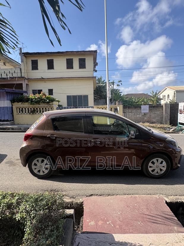 Toyota Vitz 2016 Brown