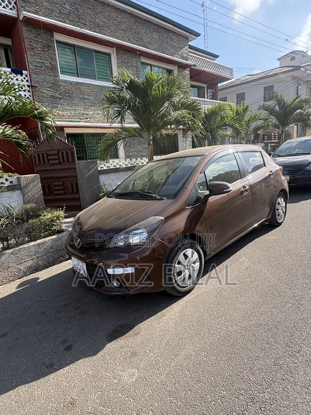Toyota Vitz 2016 Brown