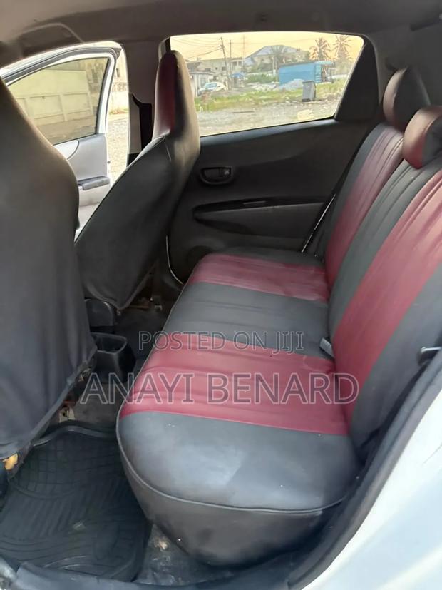 Toyota Vitz 1.3 AWD 5dr 2012 White