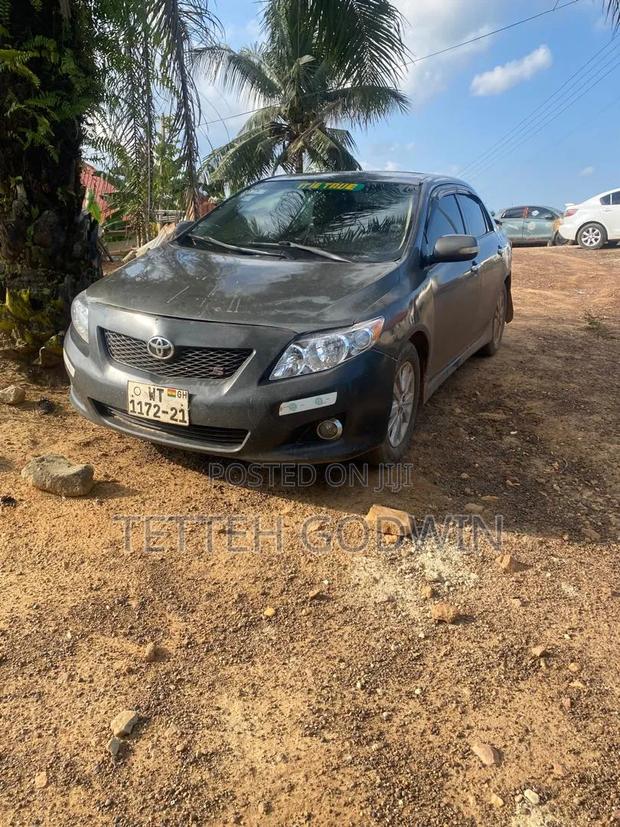 Toyota Corolla 2010 Silver
