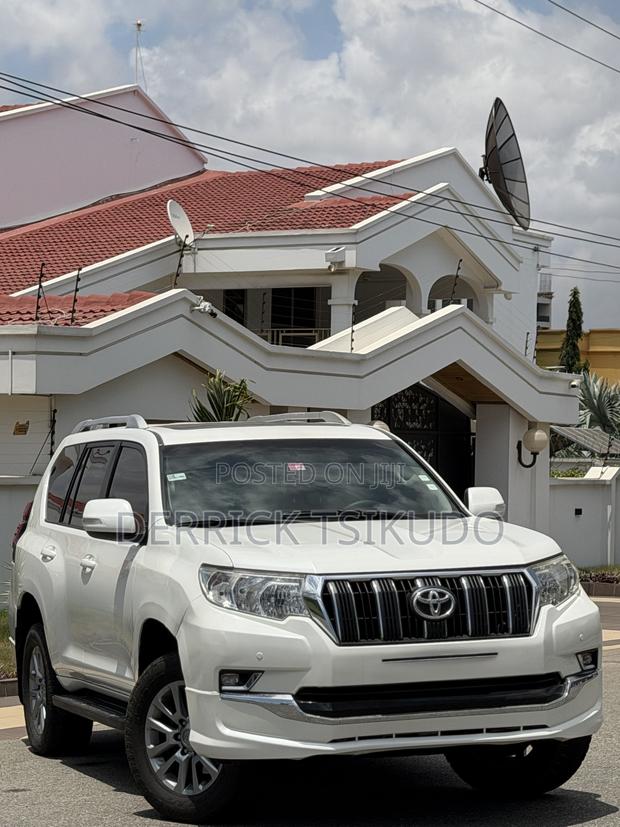 Toyota Land Cruiser Prado 2.7 2018 White