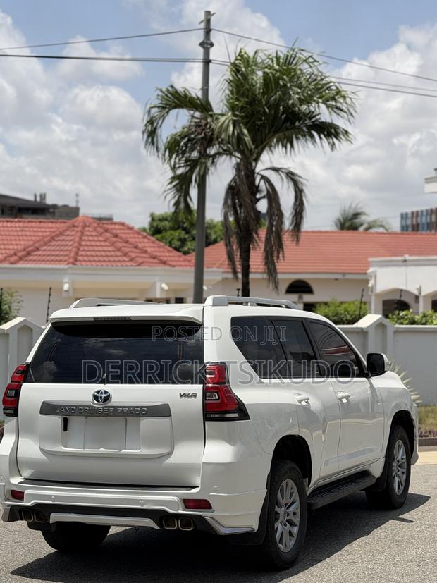 Toyota Land Cruiser Prado 2.7 2018 White