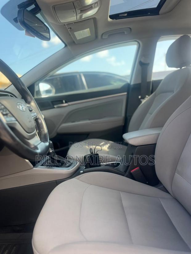 Hyundai Elantra Value Edition 2018 Silver