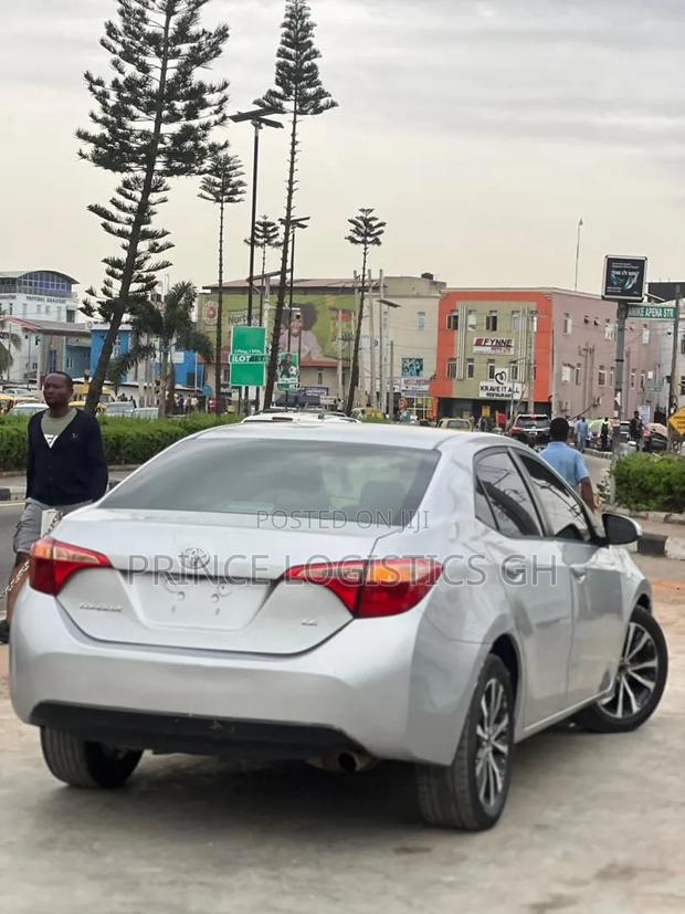 Toyota Corolla LE (1.8L 4cyl 2A) 2019 Silver
