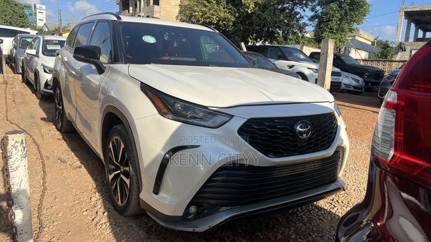 Toyota Highlander XSE 2021 White