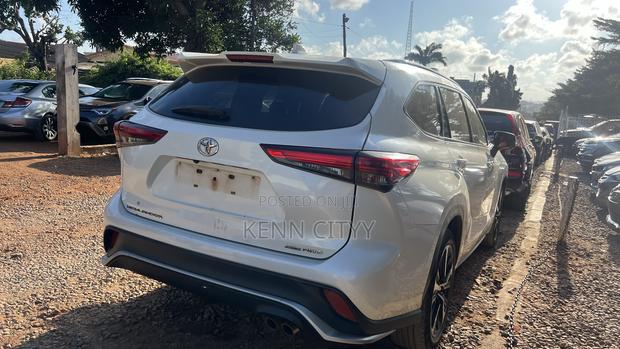 Toyota Highlander XSE 2021 White