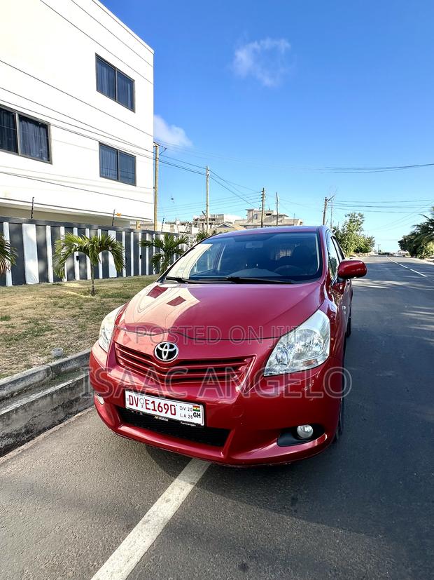 Toyota Corolla 2010 Red