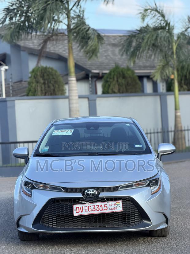 Toyota Corolla 2022 Silver