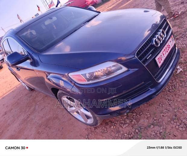 Audi Q7 3.0T Premium AWD quattro 2013 Blue
