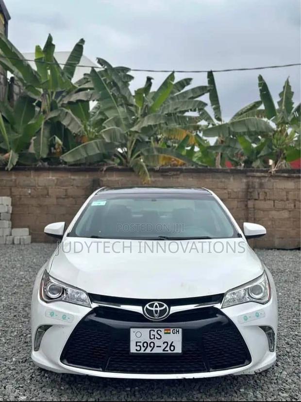 Toyota Camry 2015 White