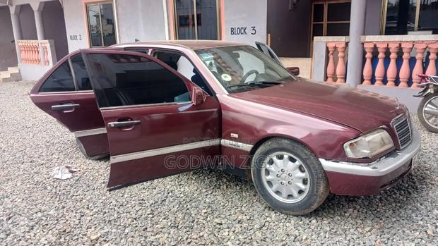 Mercedes-Benz C180 2002 Brown