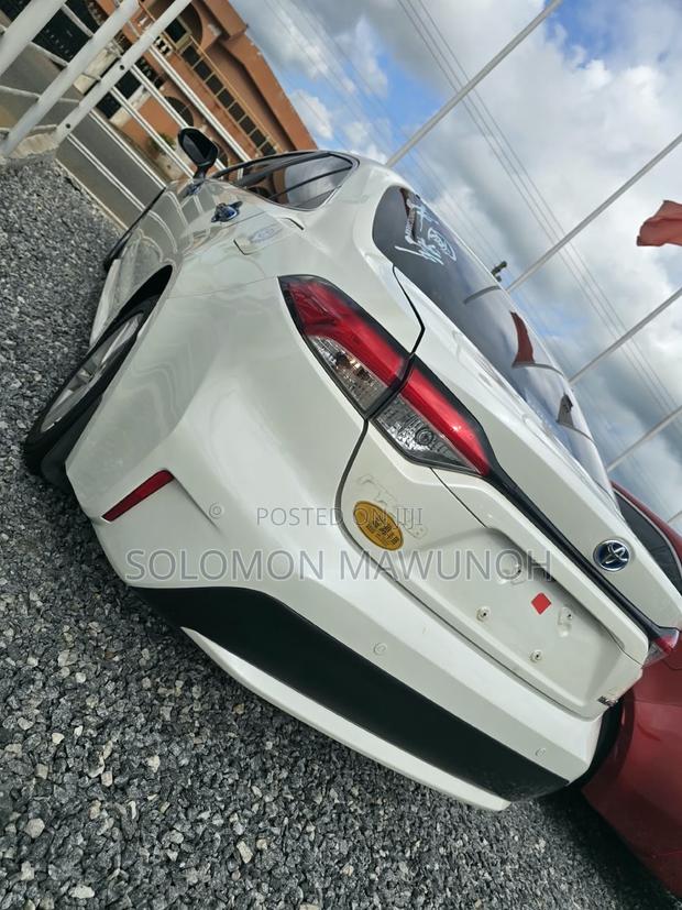 Toyota Corolla SE 2021 White