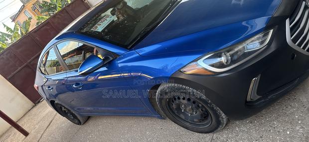 Hyundai Elantra Limited 2018 Blue