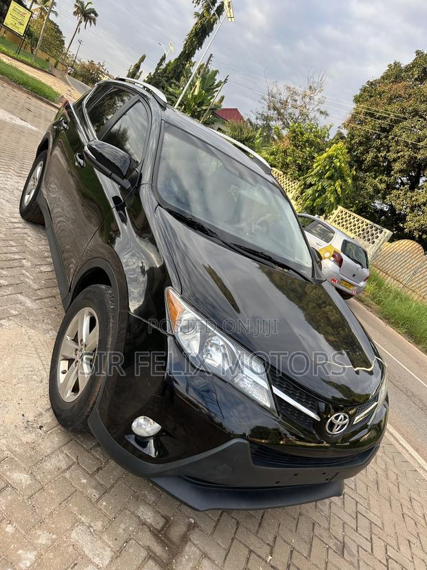Toyota RAV4 XLE 4dr SUV AWD (2.5L 4cyl 6A) 2015 Black