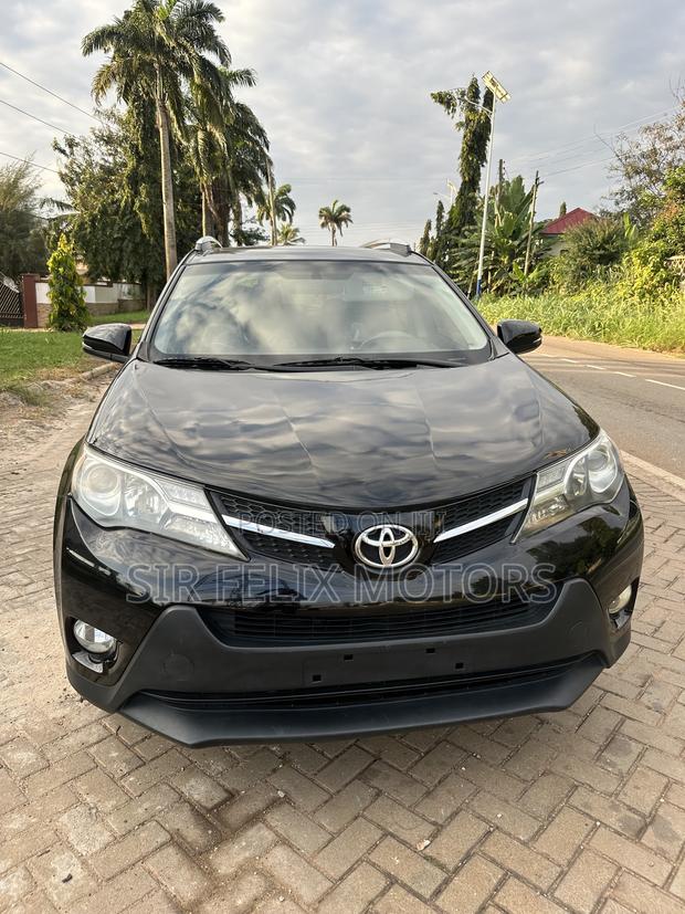 Toyota RAV4 XLE 4dr SUV AWD (2.5L 4cyl 6A) 2015 Black