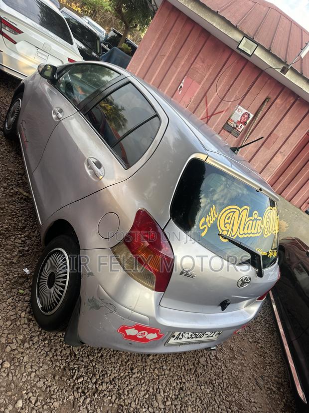 Toyota Vitz 1.0 FWD 5dr 2010 Black