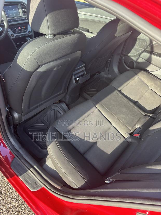 Hyundai Elantra SE 2018 Red