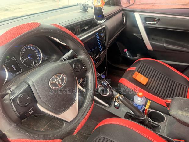 Toyota Corolla LE 2023 White