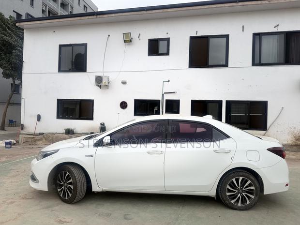 Toyota Corolla LE 2023 White