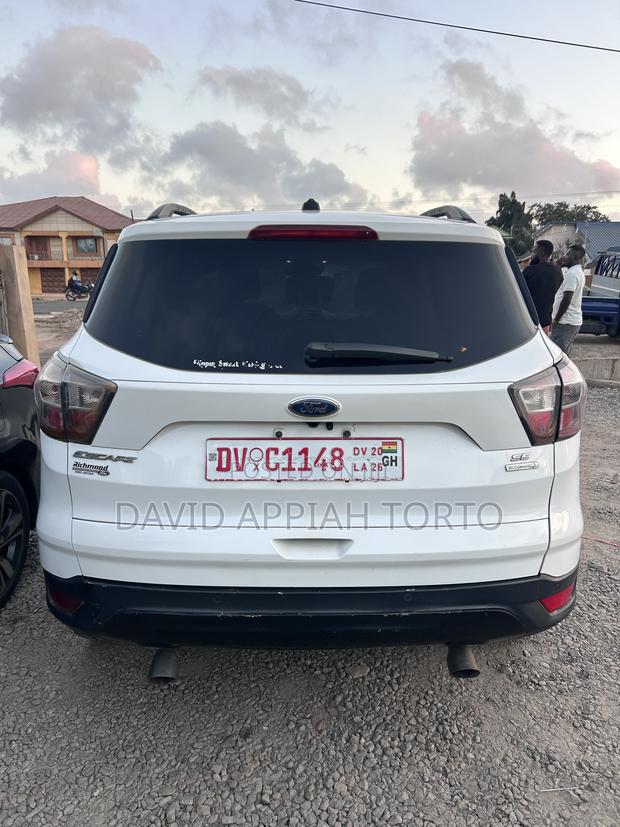 Ford Escape SE FWD 2017 White