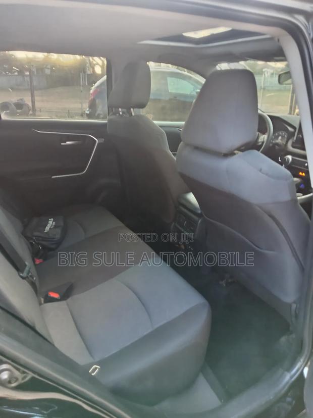 Toyota RAV4 XLE 2025 Gray