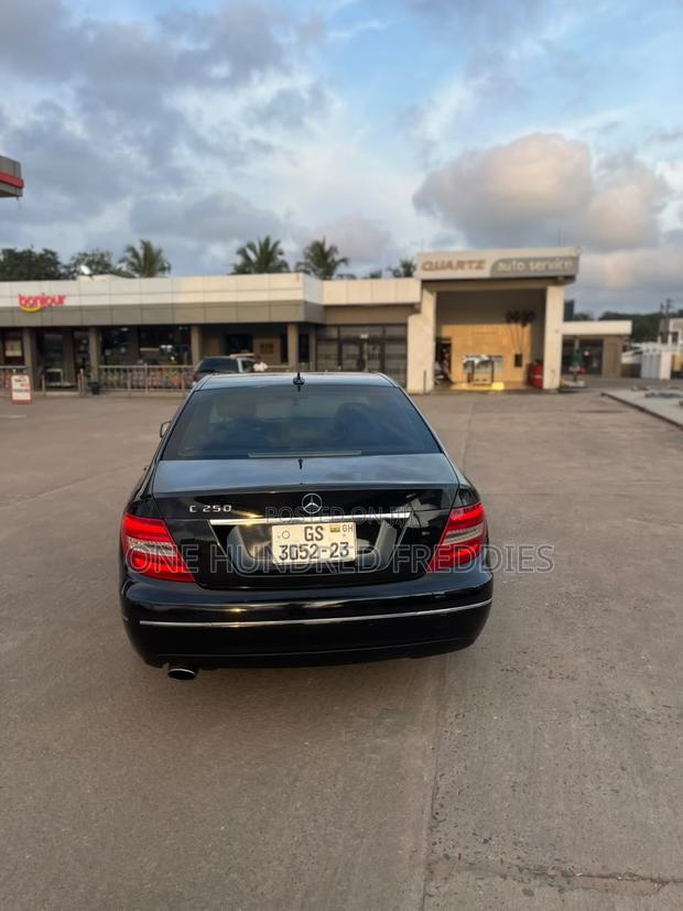 Mercedes-Benz C250 2013 Black