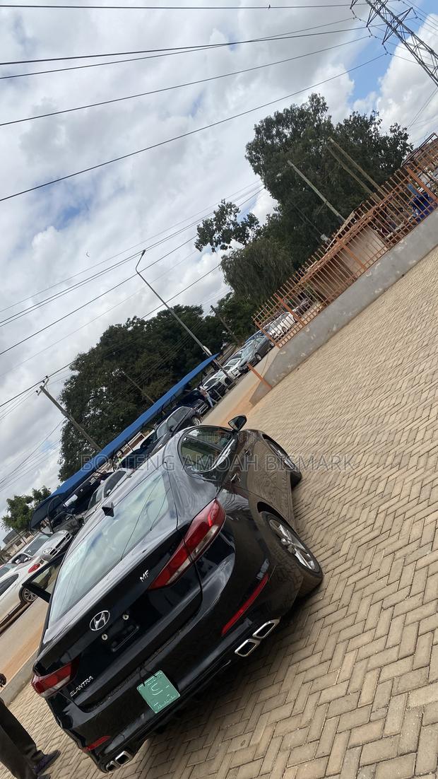 Hyundai Elantra SE Sedan FWD (2.0L 4cyl 6M) 2017 Black