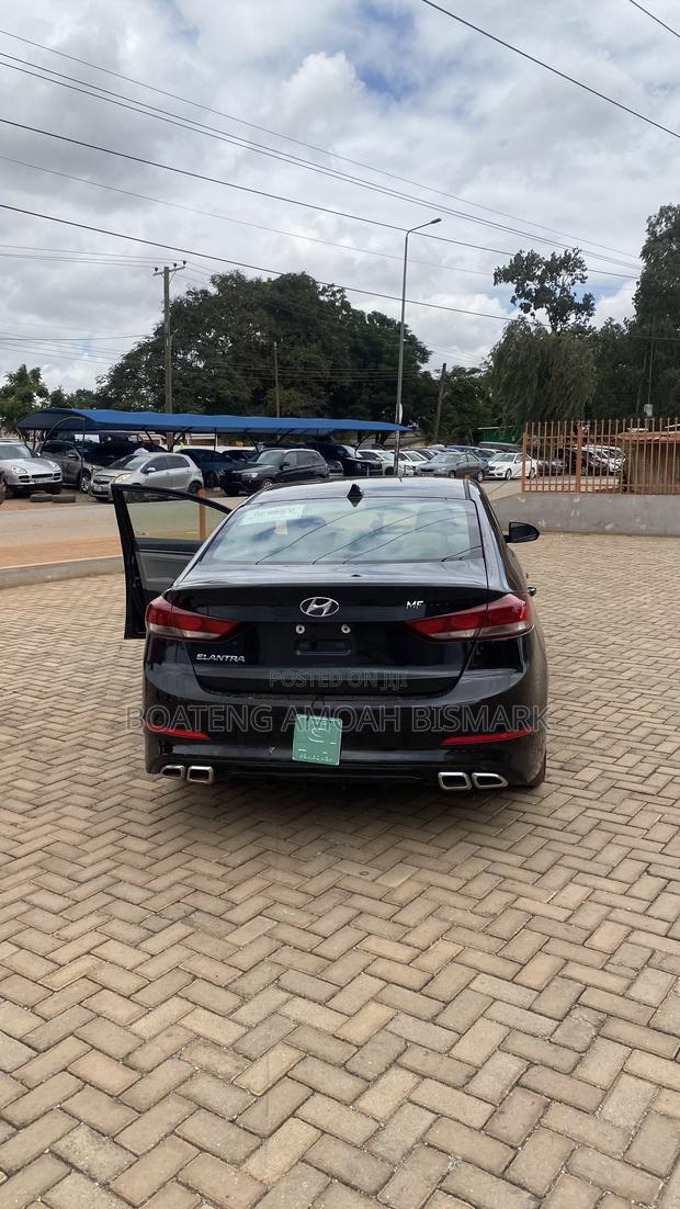 Hyundai Elantra SE Sedan FWD (2.0L 4cyl 6M) 2017 Black