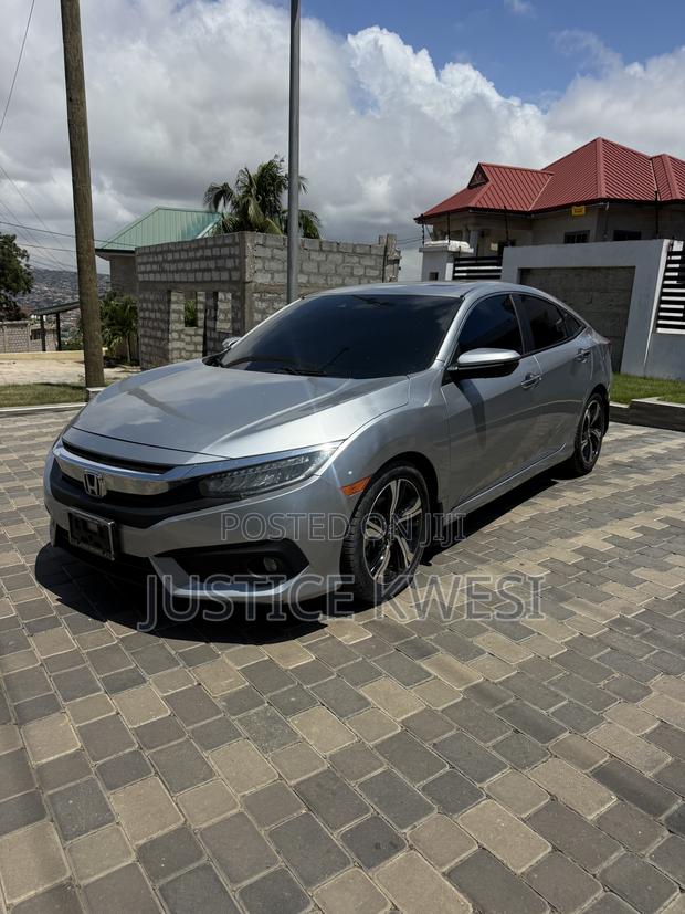 Honda Civic Touring 4dr Sedan (1.5L 4cyl) 2017 Silver