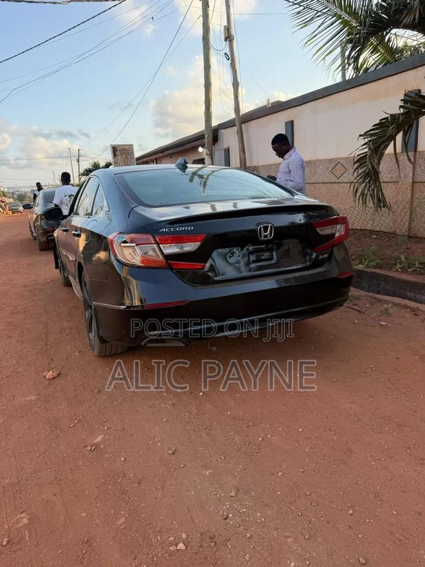 Honda Accord Touring 2.0T 2020 Black
