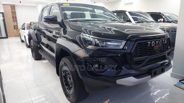 New Toyota Hilux 2026 Black