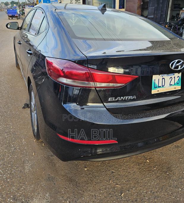 Hyundai Elantra 2018 Black