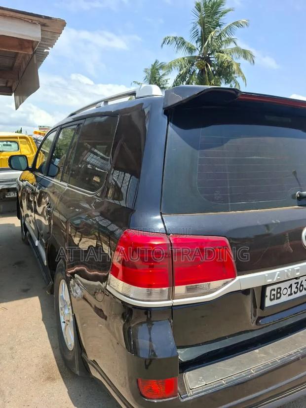 Toyota Land Cruiser 2015 Black