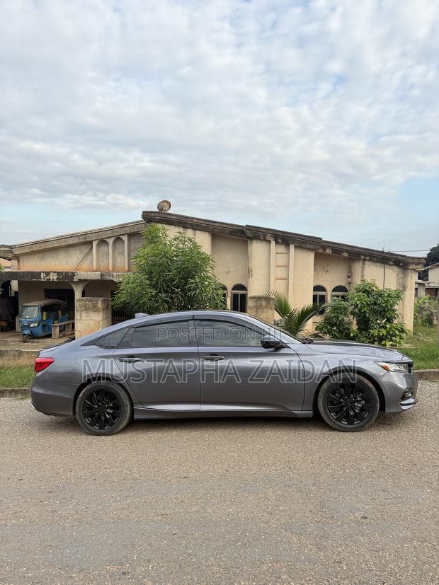 Honda Accord Sport (1.5L 4cyl Turbo CVT) 2019 Gray