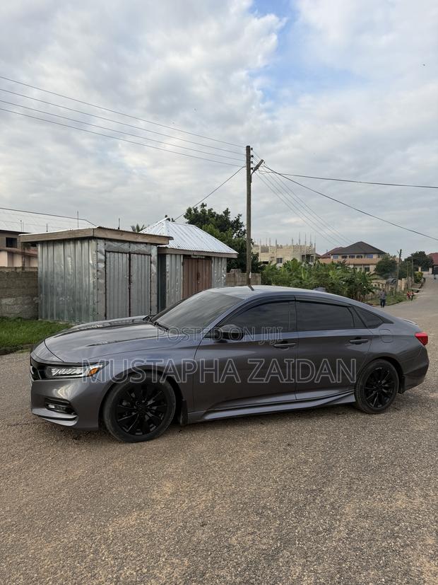 Honda Accord Sport (1.5L 4cyl Turbo CVT) 2019 Gray