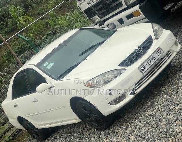 Toyota Camry 2004 Off white
