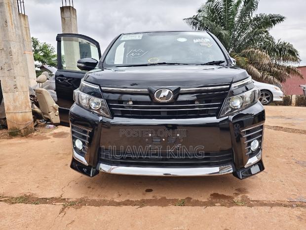 Toyota Voxy 2015 Black