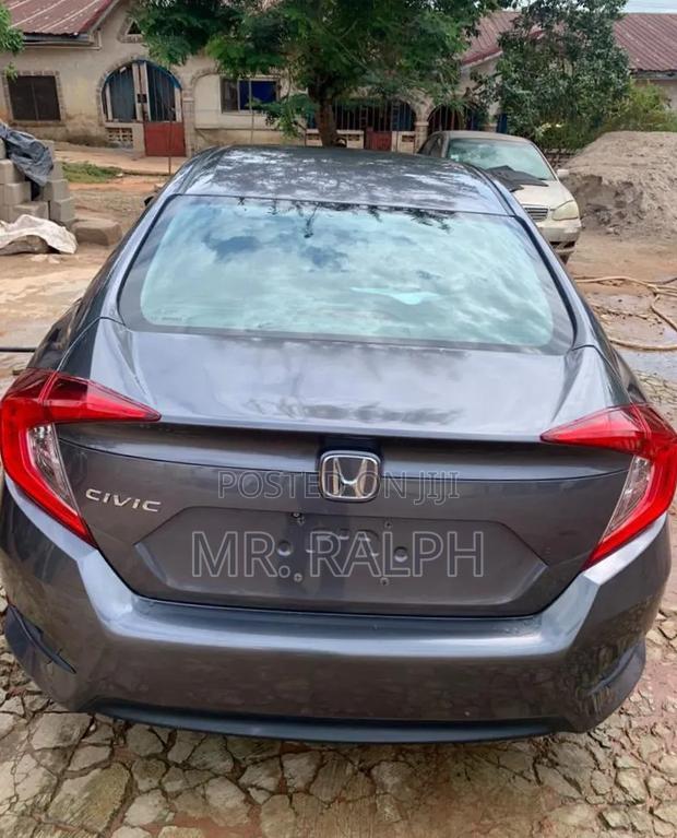 Honda Civic LX 4dr Sedan (2.0L 4cyl) 2016 Gray
